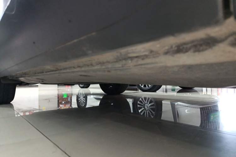 Used Volkswagen Teramont 2017 330TSI Two-Wheel-Drive Luxury Edition Right Side Sill