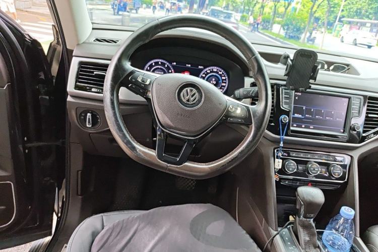 Used Volkswagen Teramont 2017 530 V6 Four-Wheel Drive Flagship Edition Steering Wheel