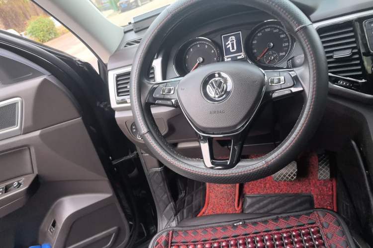 Used Volkswagen Teramont 2017 330TSI Two-Wheel-Drive Luxury Edition Steering Wheel