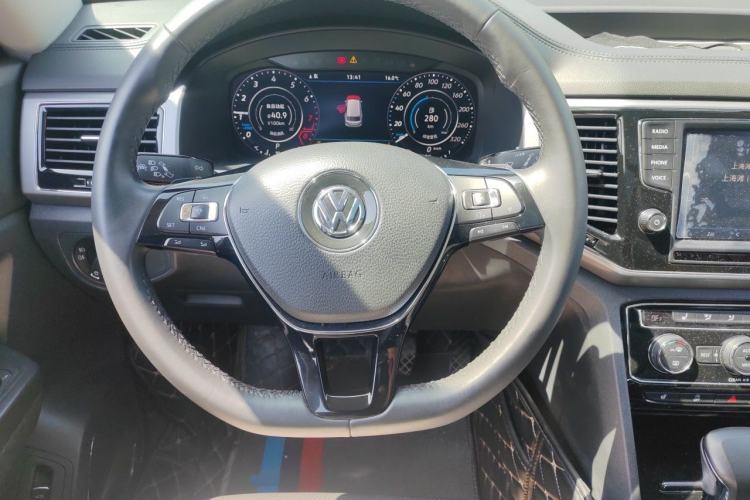 Used Volkswagen Teramont 2017 530 V6 Four-Wheel Drive Flagship Edition Steering Wheel