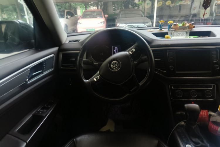 Used Volkswagen Teramont 2017 330TSI Two-Wheel-Drive Luxury Edition Steering Wheel