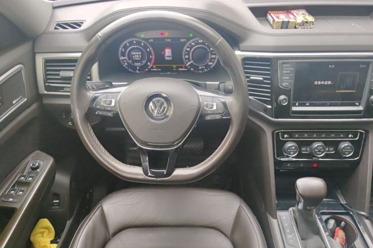 Used Volkswagen Teramont 2017 530 V6 Four-Wheel Drive Flagship Edition Steering Wheel