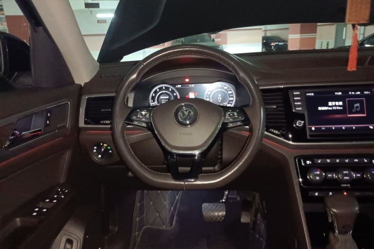 Used Volkswagen Teramont 2017 530 V6 Four-Wheel Drive Flagship Edition Steering Wheel
