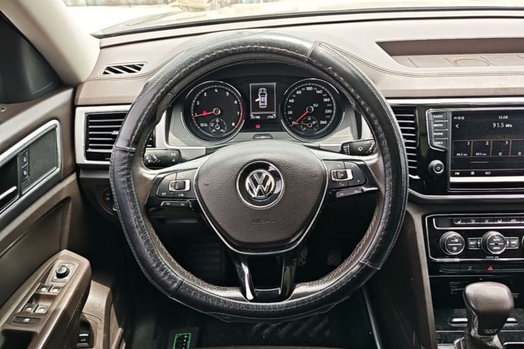 Used Volkswagen Teramont 2017 530 V6 Four-Wheel Drive Luxury Edition Steering Wheel