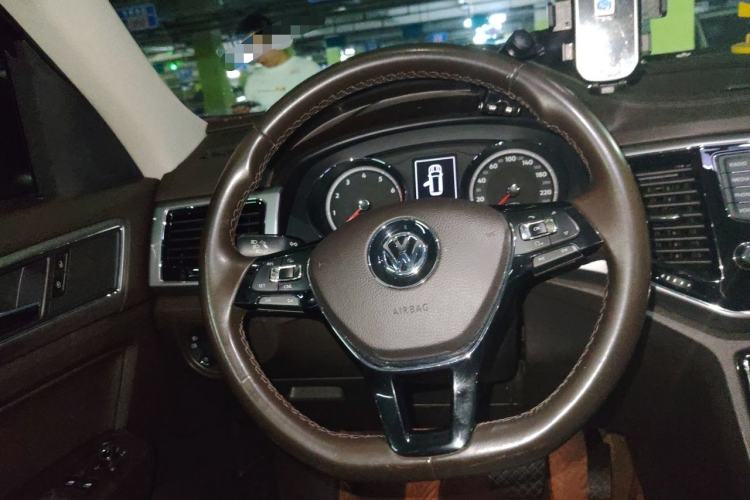 Used Volkswagen Teramont 2017 330TSI Two-Wheel-Drive Luxury Edition Steering Wheel