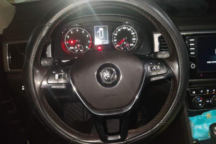 Used Volkswagen Teramont 2017 530 V6 Four-Wheel Drive Luxury Edition Steering Wheel
