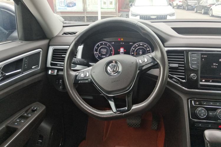Used Volkswagen Teramont 2017 530 V6 Four-Wheel Drive Flagship Edition Steering Wheel