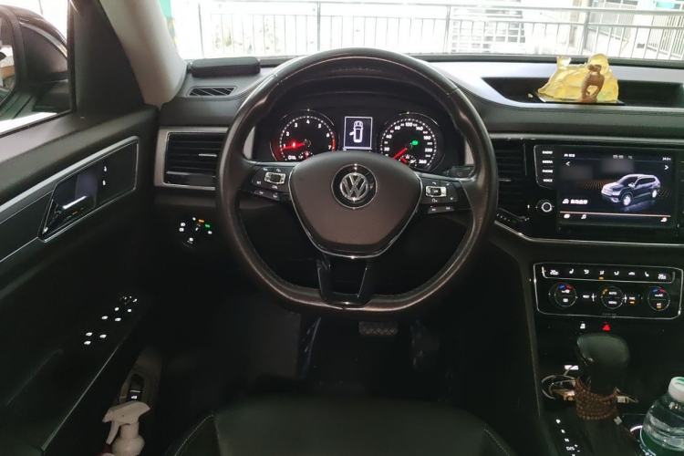 Used Volkswagen Teramont 2017 530 V6 Four-Wheel Drive Luxury Edition Steering Wheel