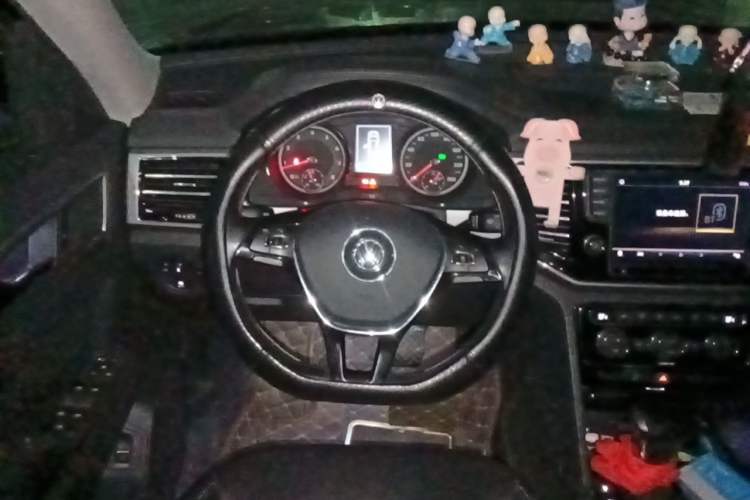 Used Volkswagen Teramont 2017 330TSI Two-Wheel-Drive Luxury Edition Steering Wheel