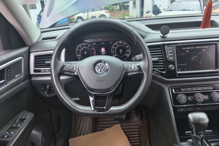 Used Volkswagen Teramont 2017 530 V6 Four-Wheel Drive Flagship Edition Steering Wheel