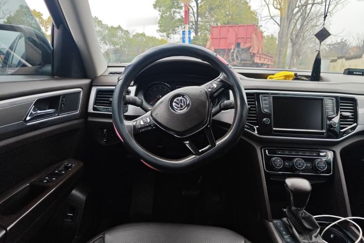 Used Volkswagen Teramont 2017 330TSI Two-Wheel-Drive Luxury Edition Steering Wheel