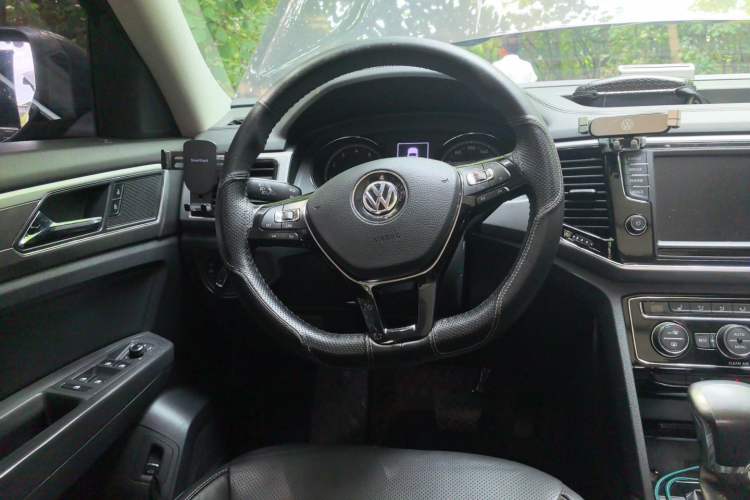 Used Volkswagen Teramont 2017 330TSI Two-Wheel-Drive Luxury Edition Steering Wheel