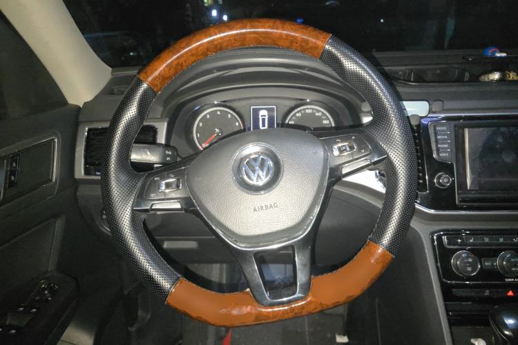 Used Volkswagen Teramont 2017 330TSI Two-Wheel-Drive Luxury Edition Steering Wheel