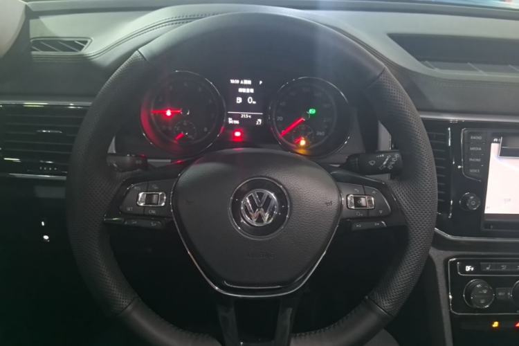 Used Volkswagen Teramont 2017 530 V6 Four-Wheel Drive Luxury Edition Steering Wheel