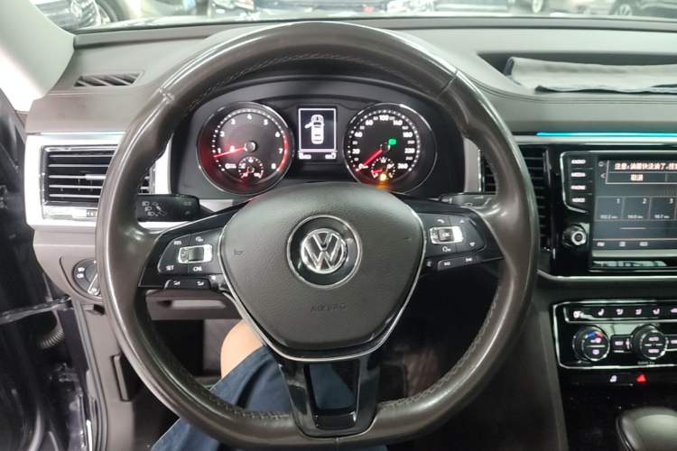 Used Volkswagen Teramont 2017 330TSI Two-Wheel-Drive Luxury Edition Steering Wheel