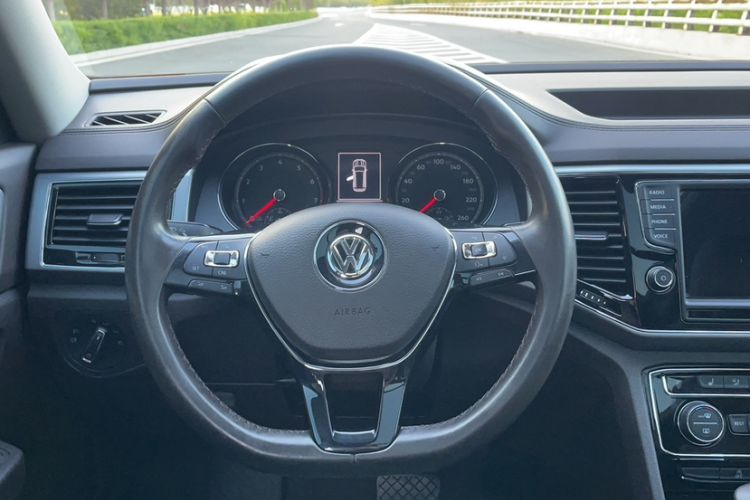 Used Volkswagen Teramont 2017 330TSI Two-Wheel-Drive Luxury Edition Steering Wheel