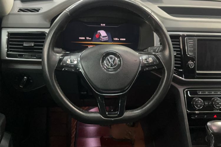 Used Volkswagen Teramont 2017 530 V6 Four-Wheel Drive Supreme Flagship Edition Steering Wheel
