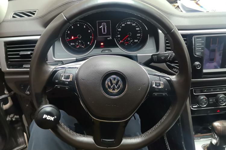Used Volkswagen Teramont 2017 330TSI Two-Wheel-Drive Luxury Edition Steering Wheel