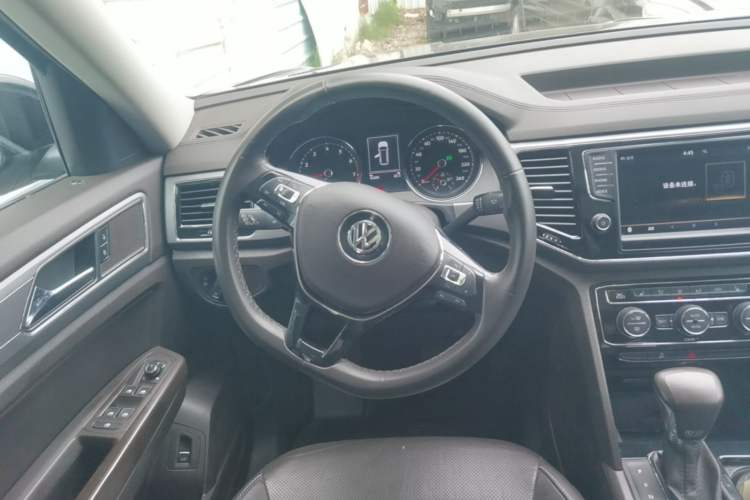 Used Volkswagen Teramont 2017 530 V6 Four-Wheel Drive Luxury Edition Steering Wheel