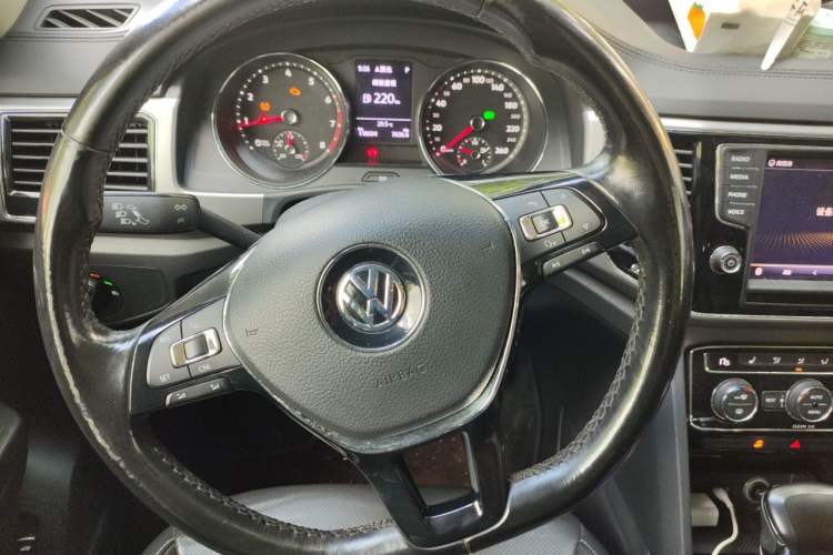 Used Volkswagen Teramont 2017 330TSI Two-Wheel-Drive Luxury Edition Steering Wheel