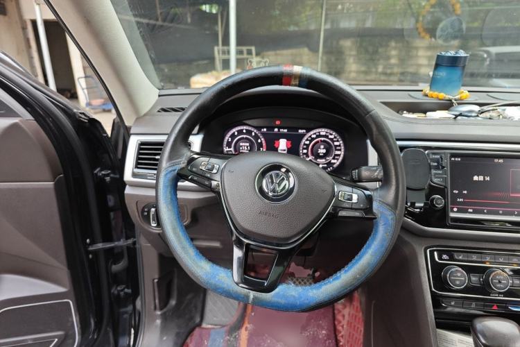 Used Volkswagen Teramont 2017 530 V6 Four-Wheel Drive Flagship Edition Steering Wheel