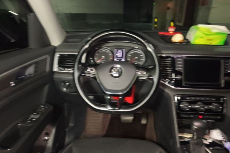 Used Volkswagen Teramont 2017 530 V6 Four-Wheel Drive Luxury Edition Steering Wheel
