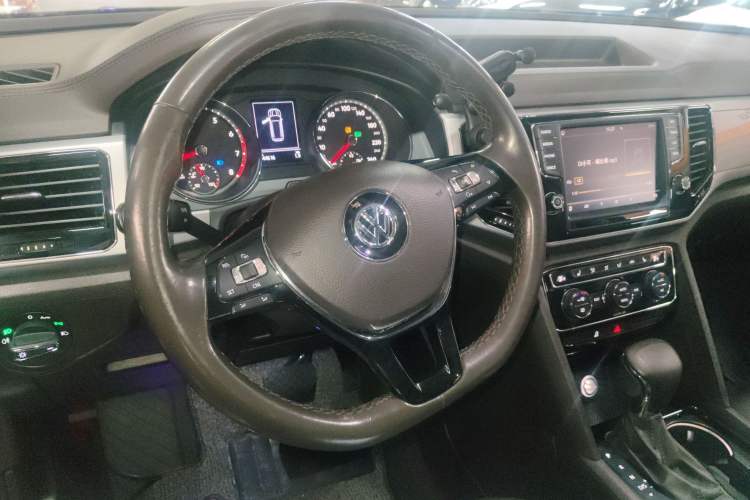 Used Volkswagen Teramont 2017 330TSI Two-Wheel-Drive Luxury Edition Steering Wheel