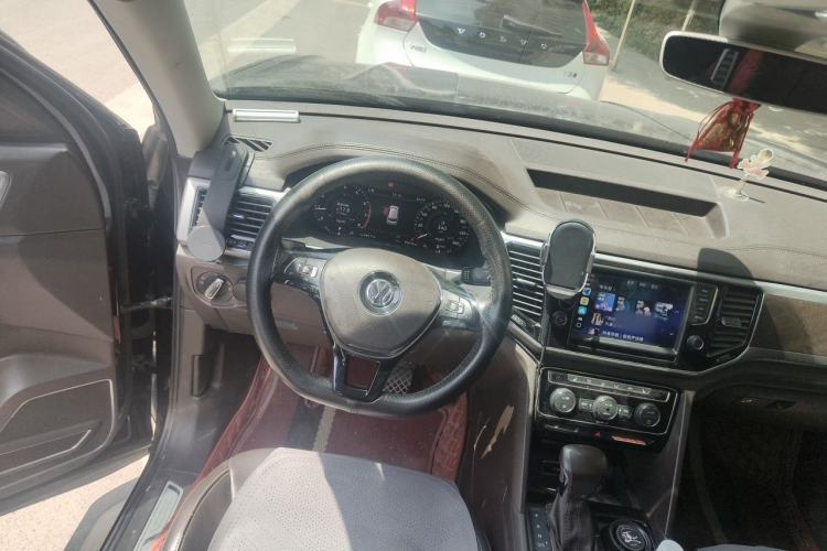 Used Volkswagen Teramont 2017 530 V6 Four-Wheel Drive Supreme Flagship Edition Steering Wheel