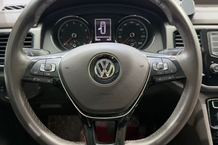 Used Volkswagen Teramont 2017 530 V6 Four-Wheel Drive Luxury Edition Steering Wheel