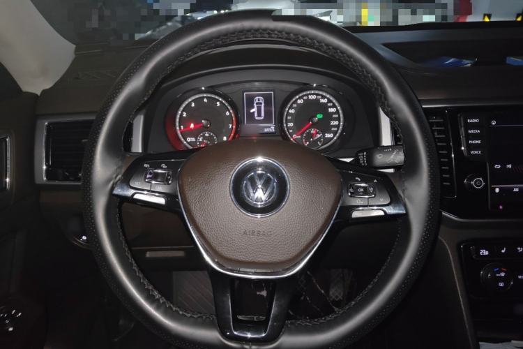 Used Volkswagen Teramont 2017 330TSI Two-Wheel-Drive Luxury Edition Steering Wheel
