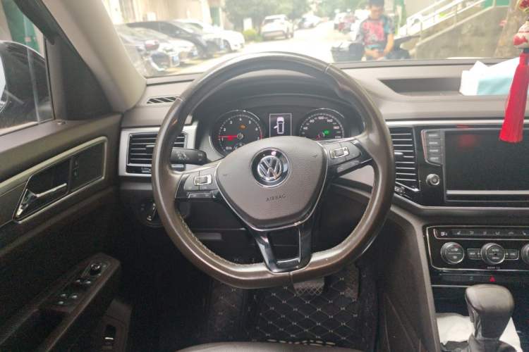 Used Volkswagen Teramont 2017 330TSI Two-Wheel-Drive Luxury Edition Steering Wheel