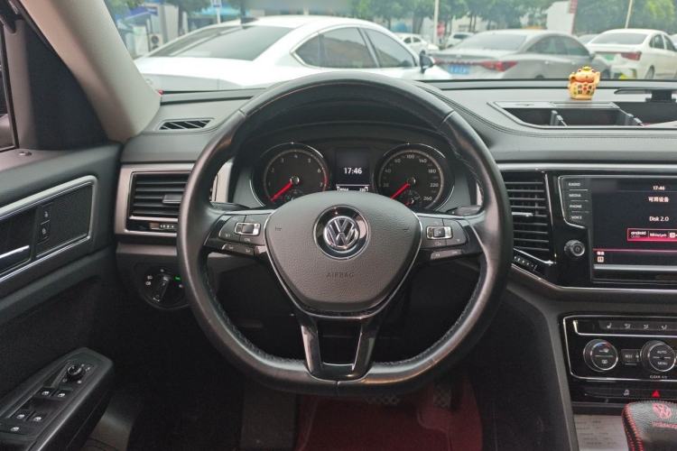 Used Volkswagen Teramont 2017 330TSI Two-Wheel-Drive Luxury Edition Steering Wheel