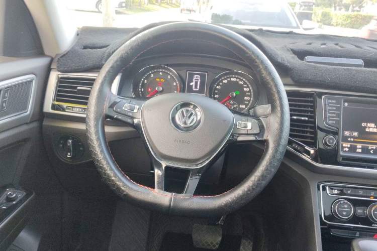 Used Volkswagen Teramont 2017 330TSI Two-Wheel-Drive Luxury Edition Steering Wheel