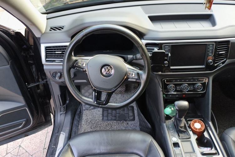 Used Volkswagen Teramont 2017 330TSI Two-Wheel-Drive Flagship Edition Steering Wheel