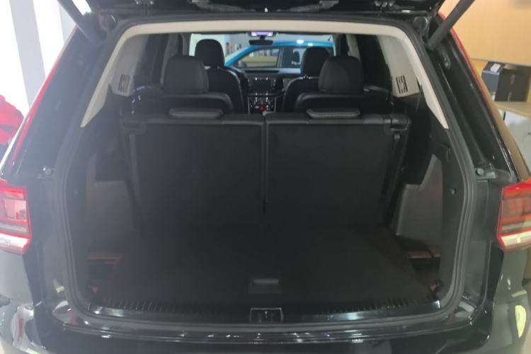Used Volkswagen Teramont 2017 530 V6 Four-Wheel Drive Luxury Edition Trunk