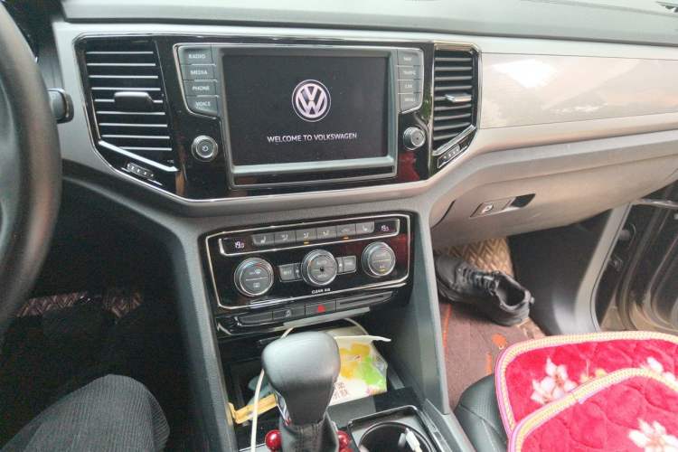 Used Volkswagen Teramont 2017 380TSI Four-Wheel Drive Luxury Edition Audio And AC Panel