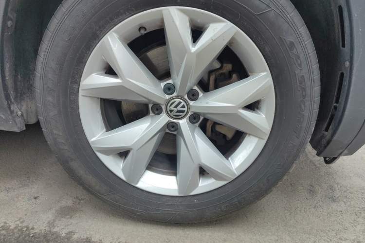 Used Volkswagen Teramont 2017 380TSI Four-Wheel Drive Comfort Edition Right Front Wheel Hub