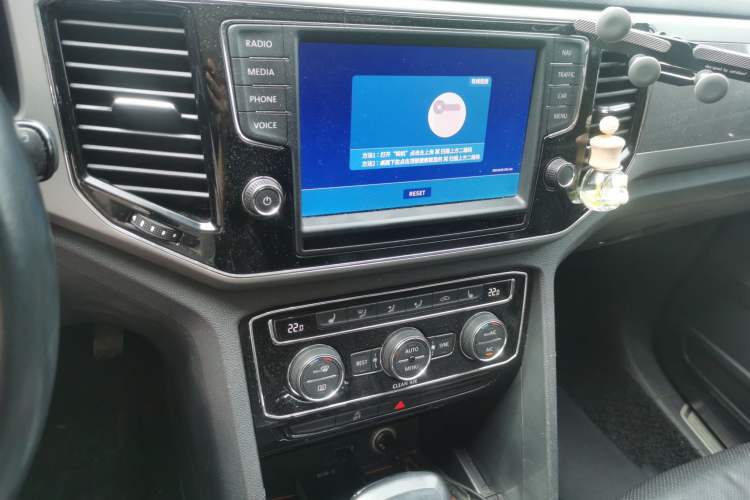 Used Volkswagen Teramont 2017 380TSI Four-Wheel Drive Luxury Edition Audio And AC Panel