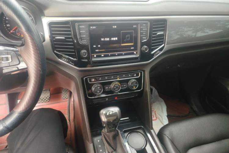 Used Volkswagen Teramont 2017 380TSI Four-Wheel Drive Luxury Edition Audio And AC Panel