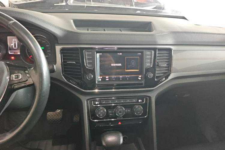 Used Volkswagen Teramont 2017 380TSI Four-Wheel Drive Luxury Edition Audio And AC Panel