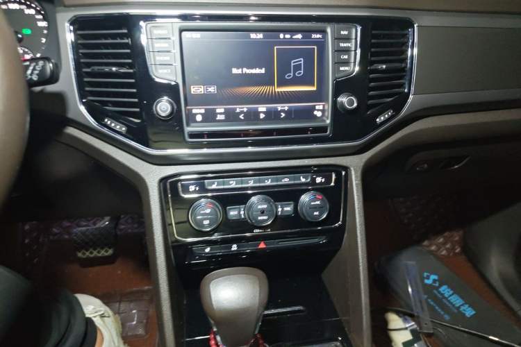 Used Volkswagen Teramont 2017 380TSI Four-Wheel Drive Luxury Edition Audio And AC Panel