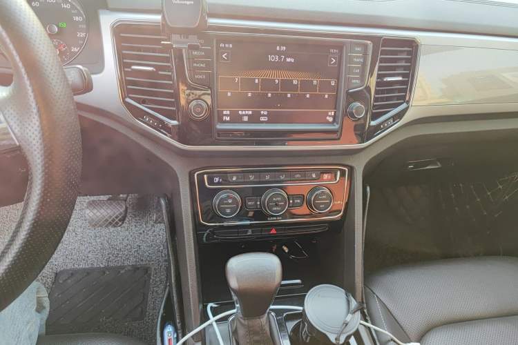 Used Volkswagen Teramont 2017 380TSI Four-Wheel Drive Luxury Edition Audio And AC Panel