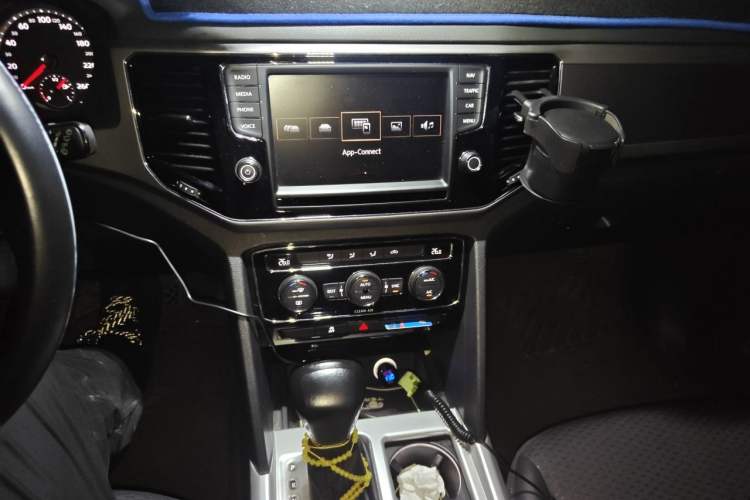 Used Volkswagen Teramont 2017 380TSI Four-Wheel Drive Comfort Edition Audio And AC Panel