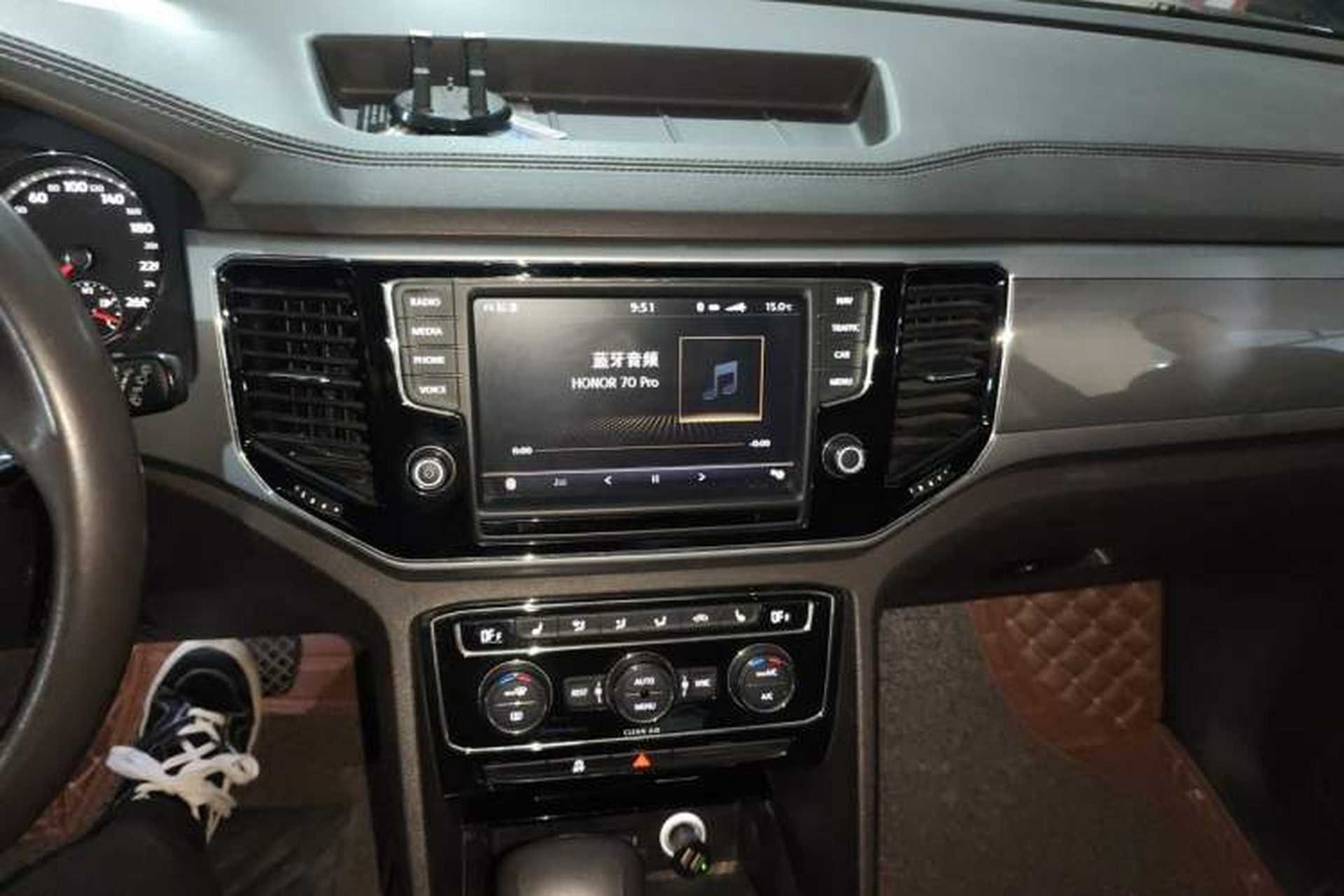 Used Volkswagen Teramont 2017 380TSI Four-Wheel Drive Luxury Edition Audio And AC Panel