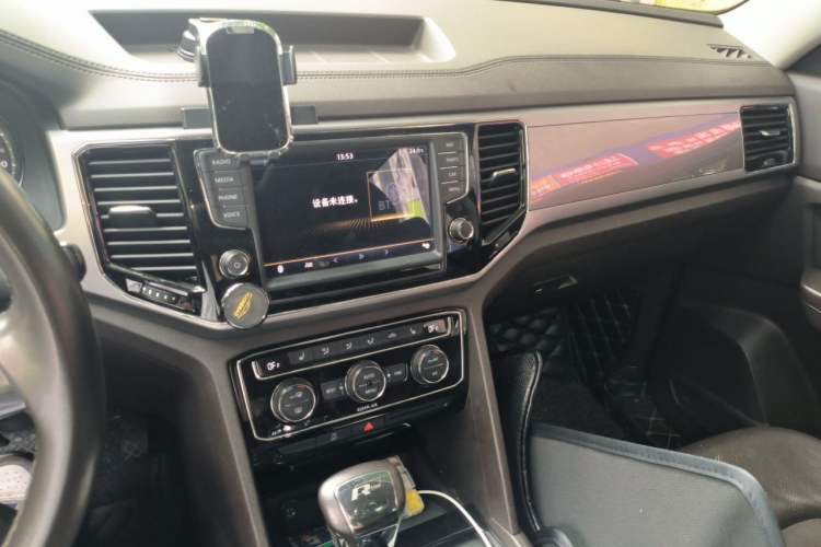 Used Volkswagen Teramont 2017 380TSI Four-Wheel Drive Luxury Edition Audio And AC Panel