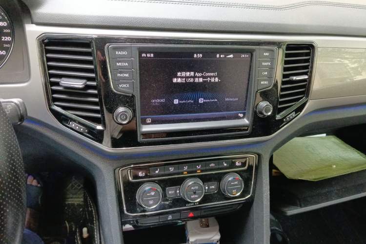 Used Volkswagen Teramont 2017 380TSI Four-Wheel Drive Luxury Edition Audio And AC Panel