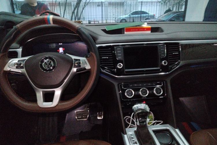 Used Volkswagen Teramont 2017 380TSI Four-Wheel Drive Flagship Edition Center Console
