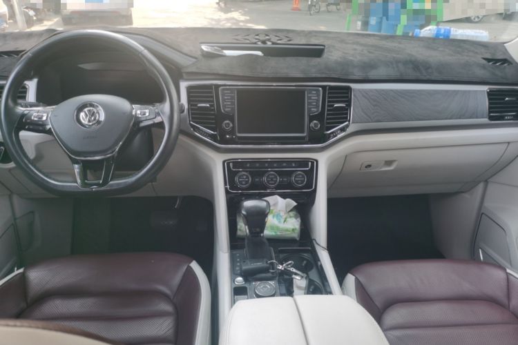 Used Volkswagen Teramont 2017 530 V6 Four-Wheel Drive Supreme Flagship Edition Center Console