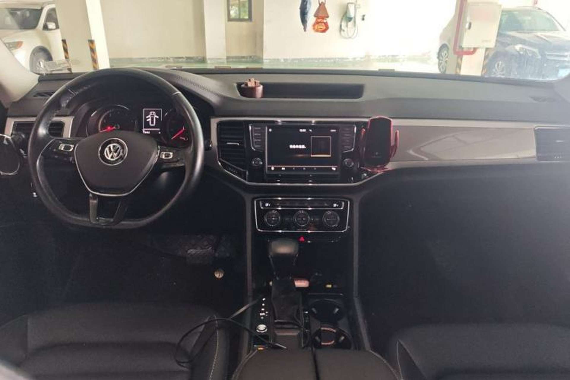 Used Volkswagen Teramont 2017 330TSI Two-Wheel-Drive Luxury Edition Center Console