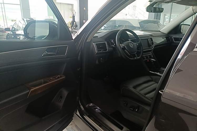 Used Volkswagen Teramont 2017 330TSI Two-Wheel-Drive Luxury Edition Driver Seat